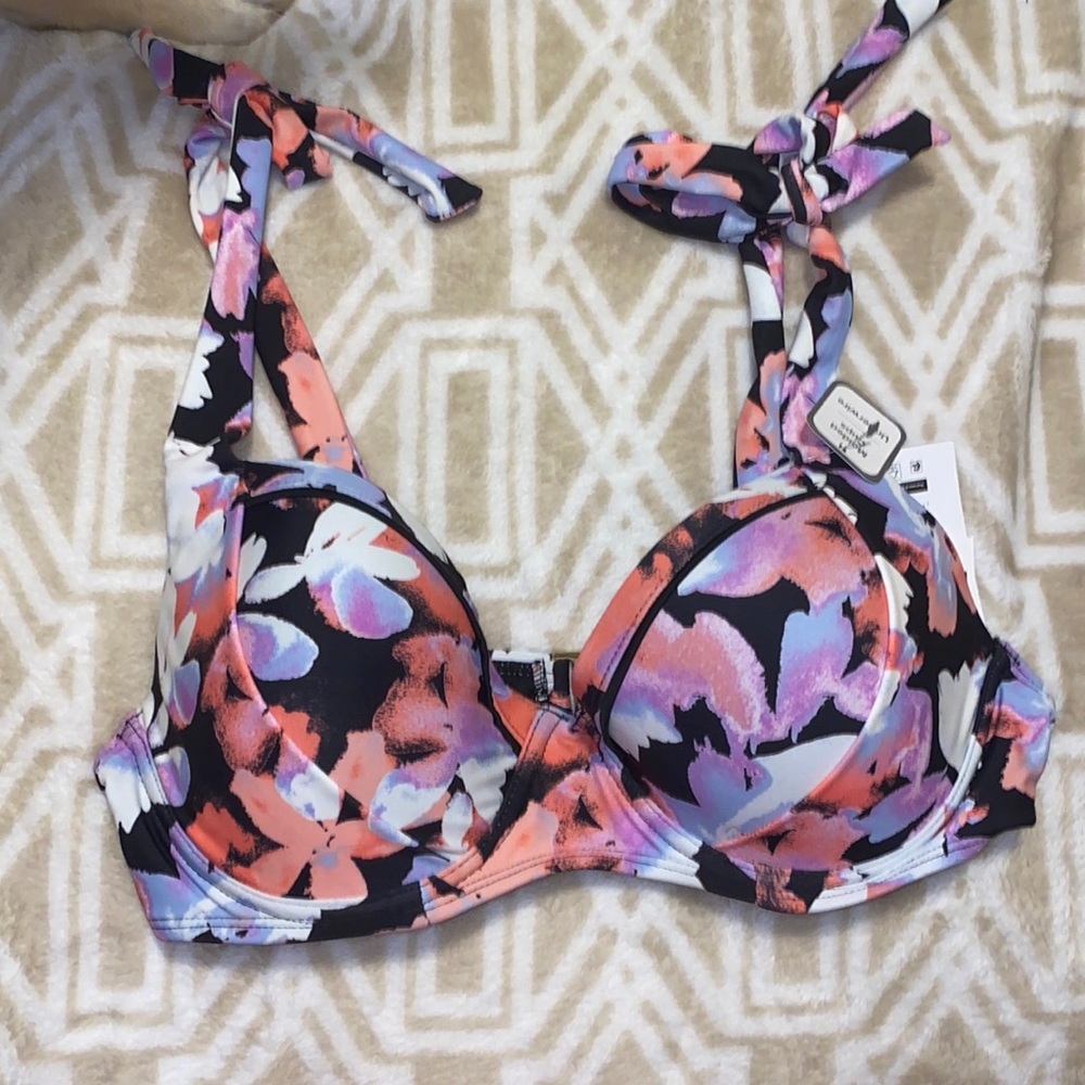 Time and tru swim top, NWT, size M (8-10)